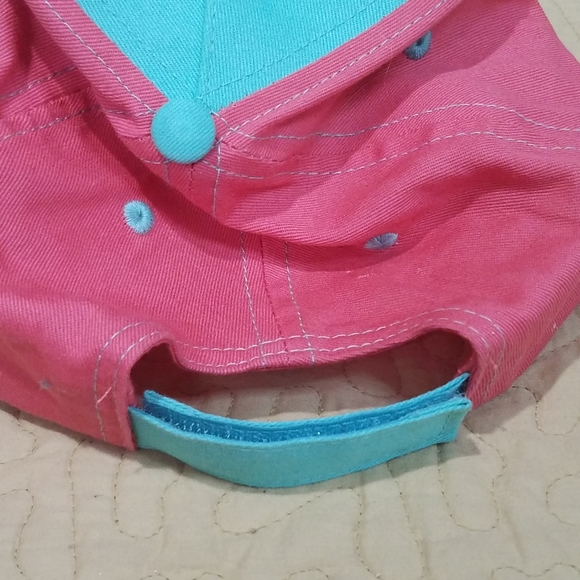 Minnie Mouse Hat - Picture 3 of 7